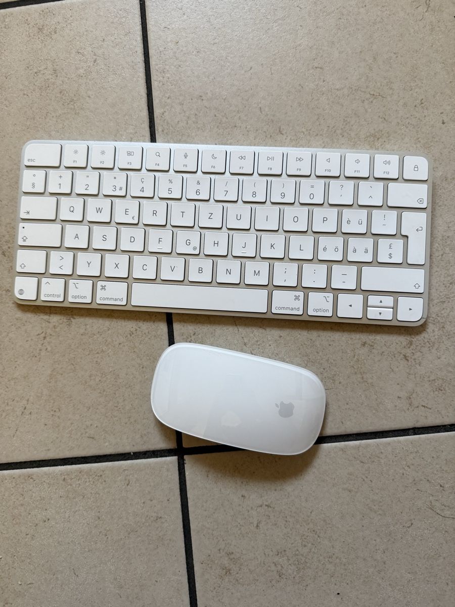 Apple PC: Mac Mini M4 - Stand - Mouse - Tastatur Apple – Usato da Lausanne venduto da LePetitBrocanteur 4