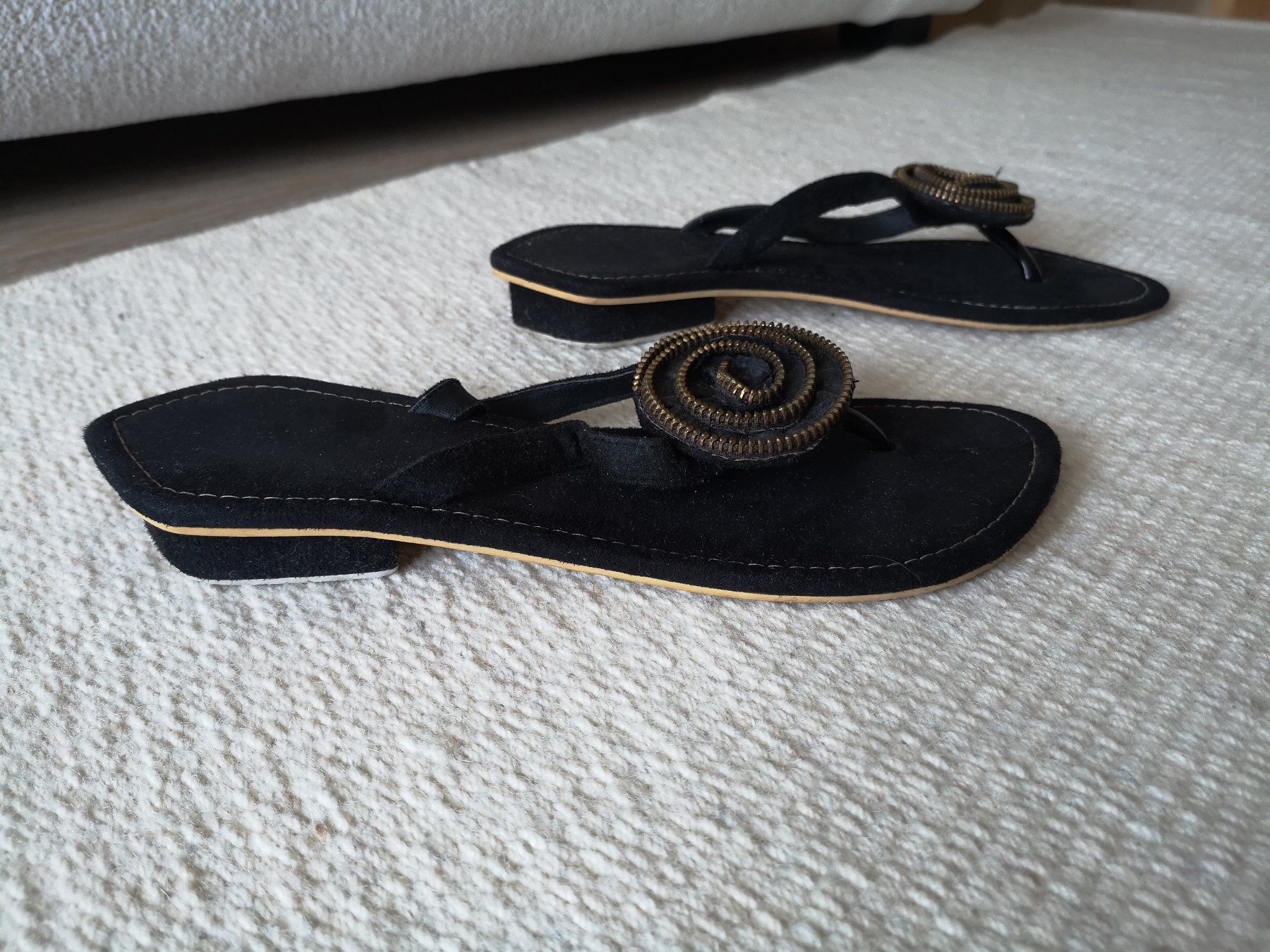 Damenschuhe: Schicke Designer Zehen Pantolette Gr. 39/40 – Gebraucht aus Münsingen von Nik_und_Kat 3