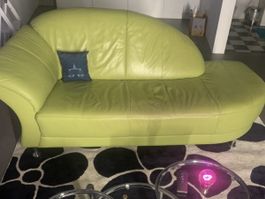 hellgrünes Ledersofa