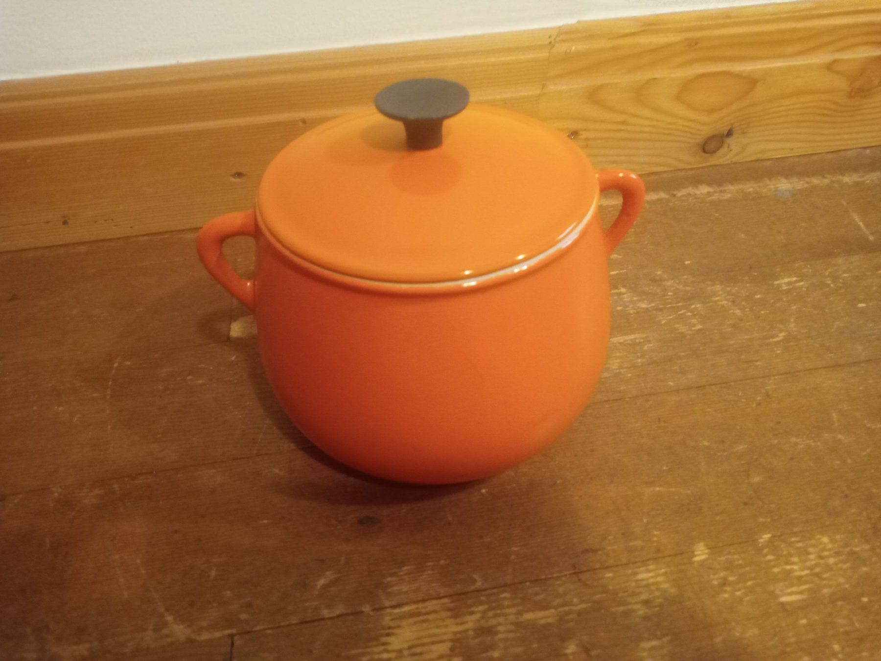 Von Roll Pentole: kleiner Gusseisentopf  13cm Cousance – Usato da Prez-vers-Siviriez venduto da Monija70