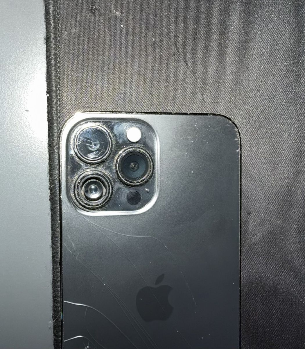 Apple Handys / Smartphones: iphone 13 pro max  – Gebraucht aus Le Mont-sur-Lausanne von had_8vyg 2