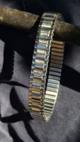 Edelstahl-Zugarmband ist ein elastisches, modisches Armband