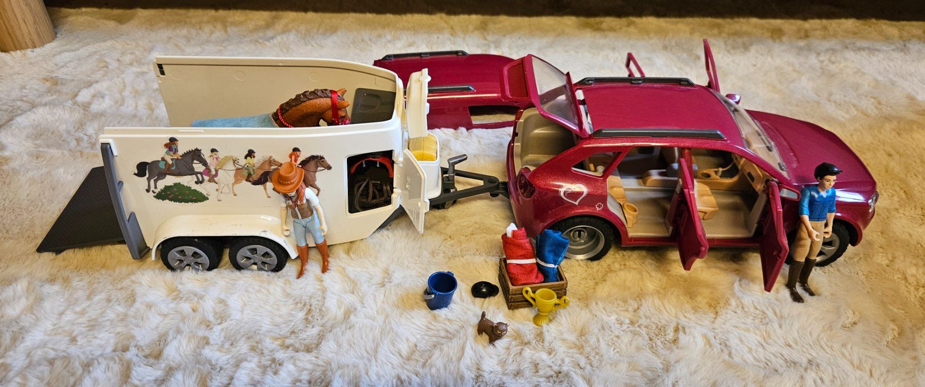 Schleich Spielzeuge: Schleich Abenteuer mit SUV Auto – Gebraucht aus Muolen von xania82 1