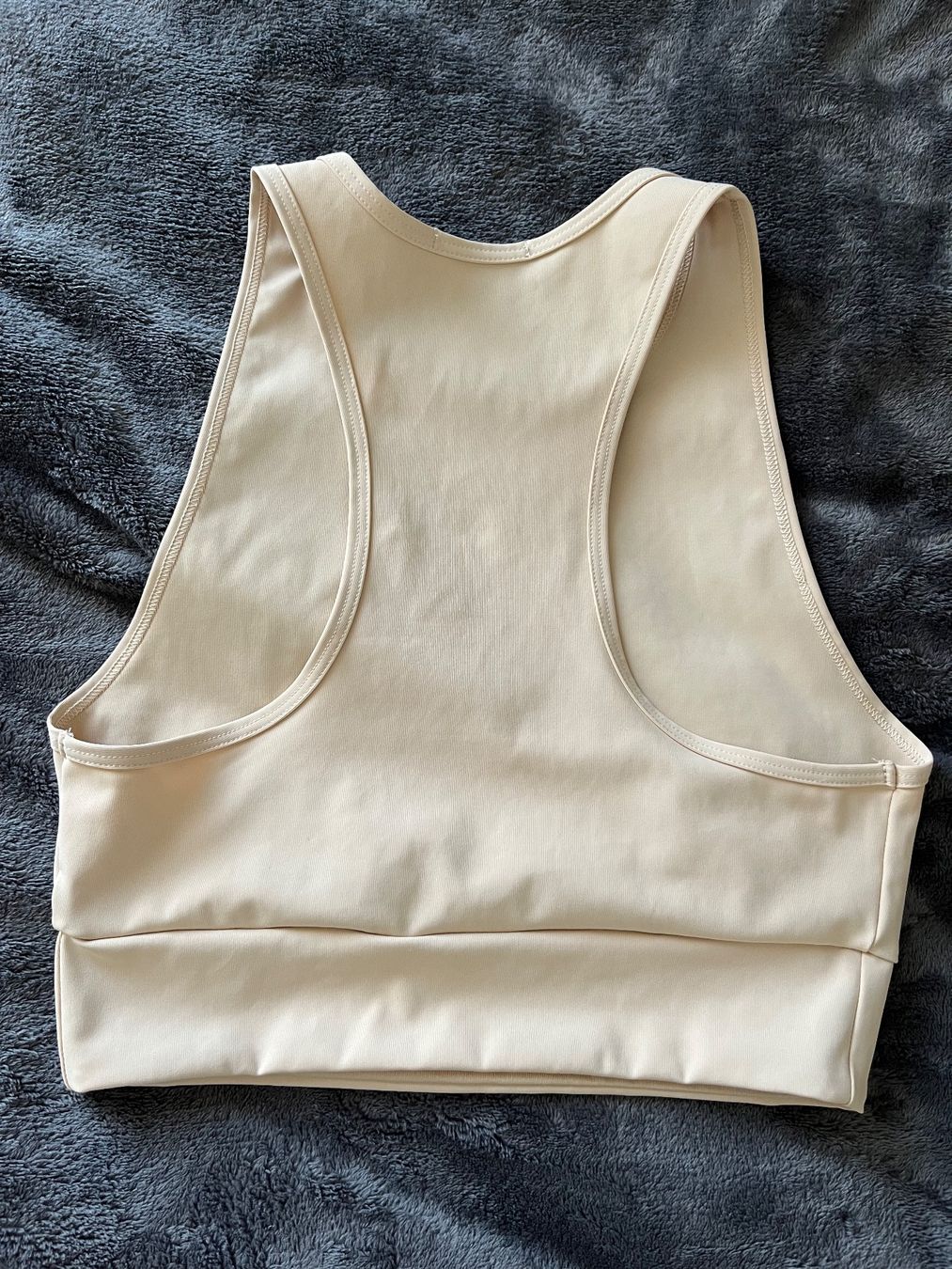 Top: New top Tenesis  size S – Nuovo (secondo la descrizione) da Chêne-Bougeries venduto da Seetooyoo 1