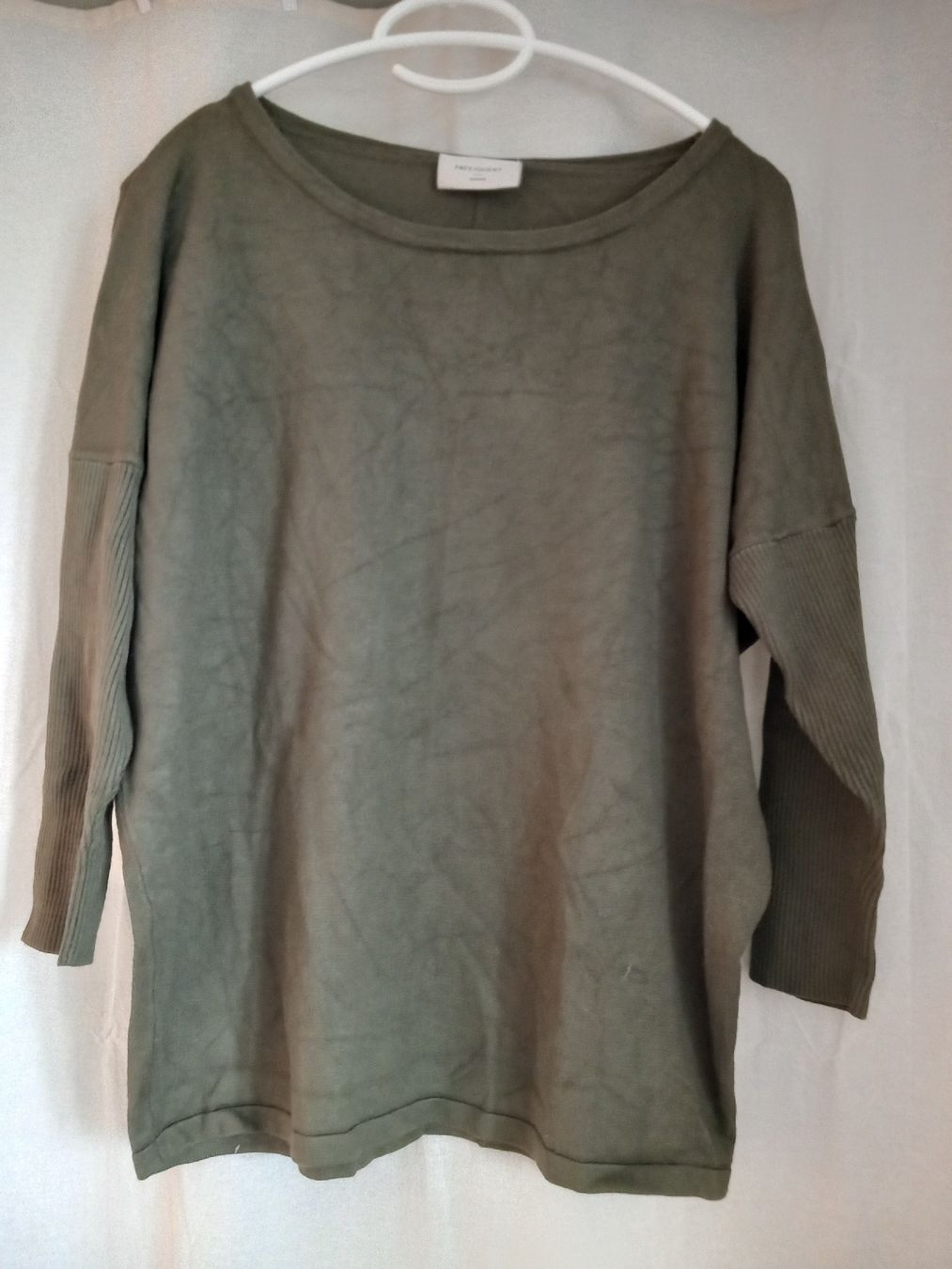 Pullover & Sweatshirts: Pull vert kaki en viscose FREE QUENT – Gebraucht aus Faoug von per_kp6r