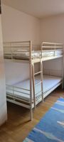 Etagenbett mit Lattenrost und Matratzen