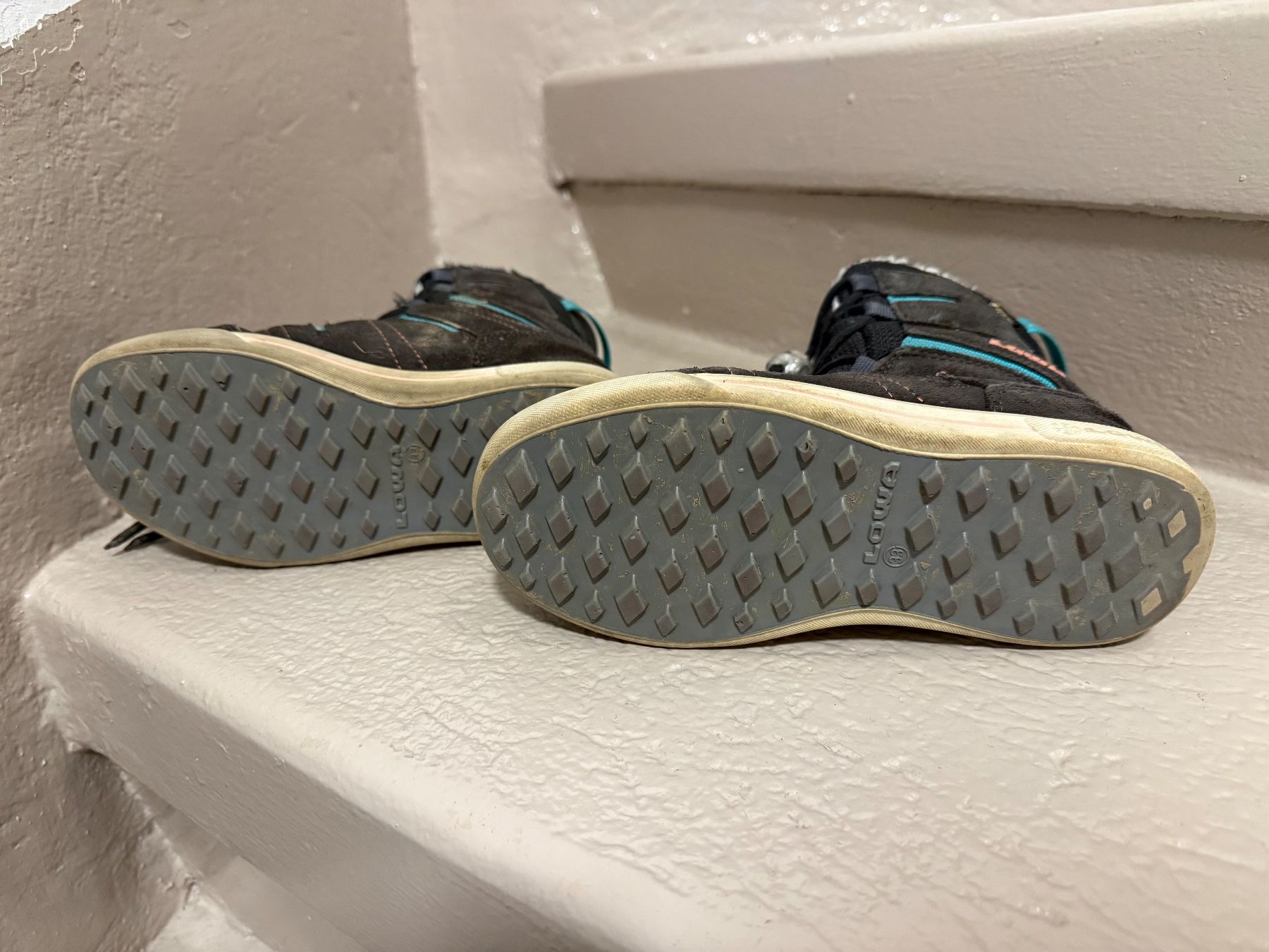 Lowa Scarpe per ragazzi: Lowa Winterschuh Grösse 33 – Usato da Thun venduto da corinni 1