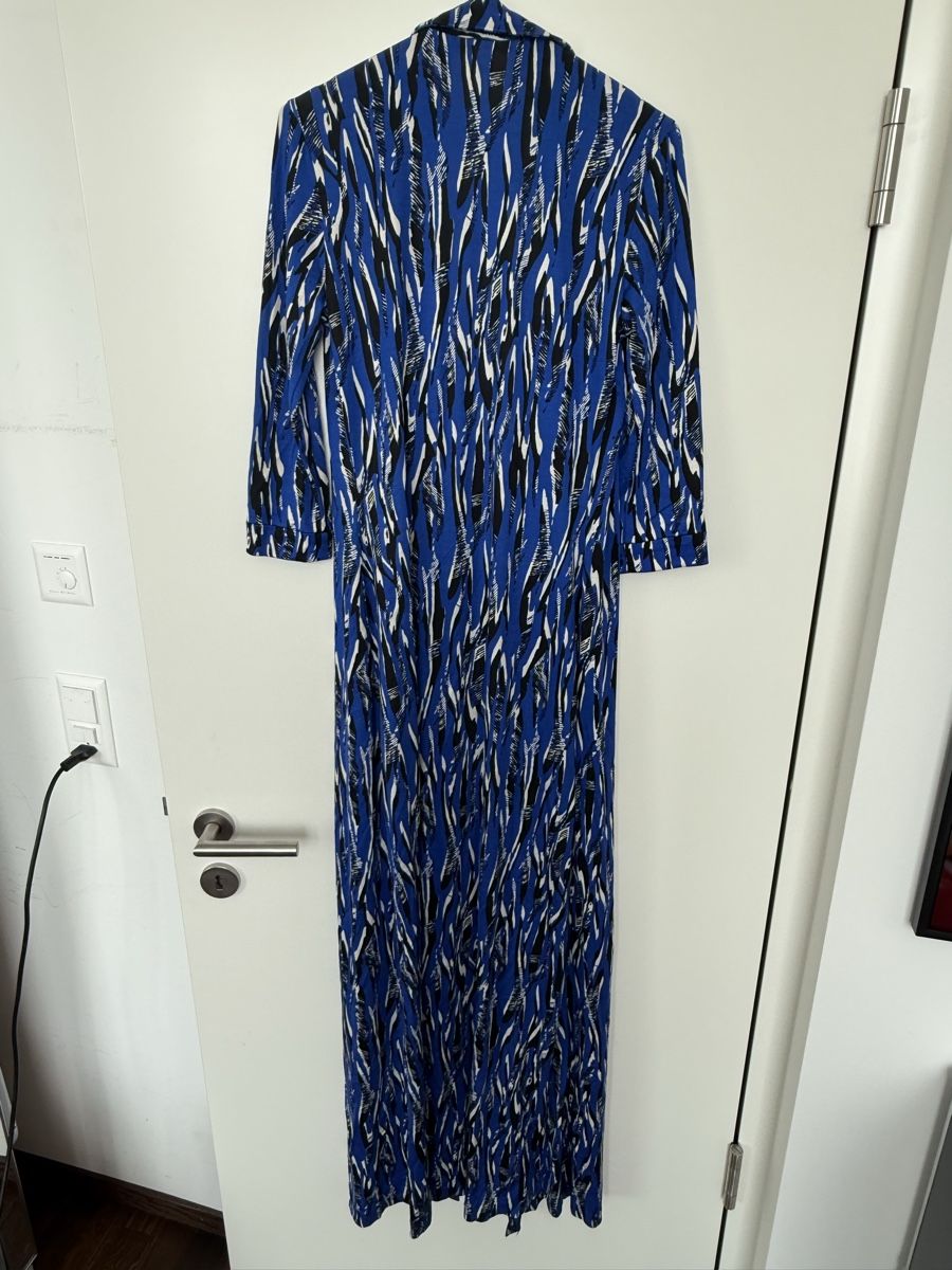Diane von Furstenberg Kleider: Kleid DVF Seide Grösse 4 / S / 36 blau gemustert  – Gebraucht aus Zug von 5anna 3