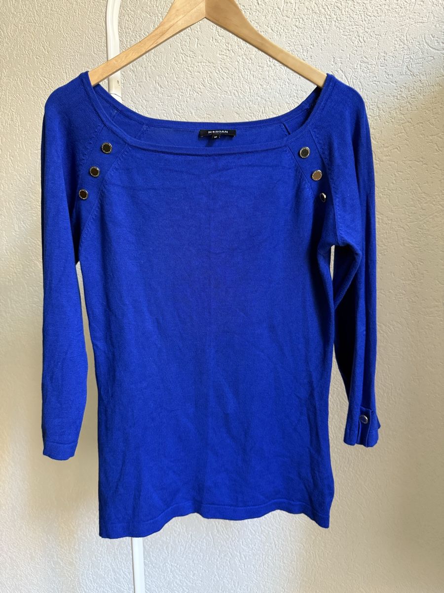 Morgan Pullover & Sweatshirts: Pull maille bleu roi boutons décoratifs Morgan, t.38/M – Gebraucht aus Tavannes von Thriftshop