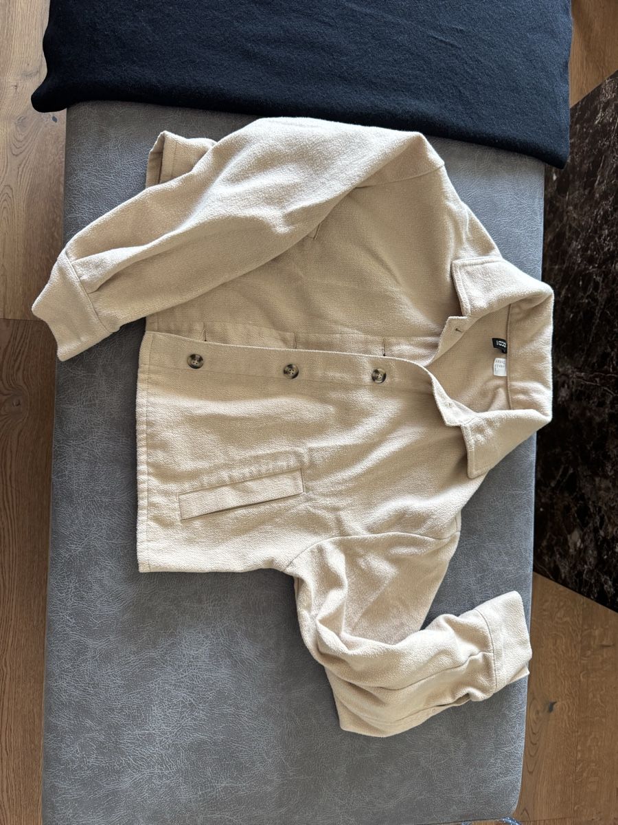 H&M Jacken: H&M Jacke beige XS – Gebraucht aus Balgach von fad_jb55