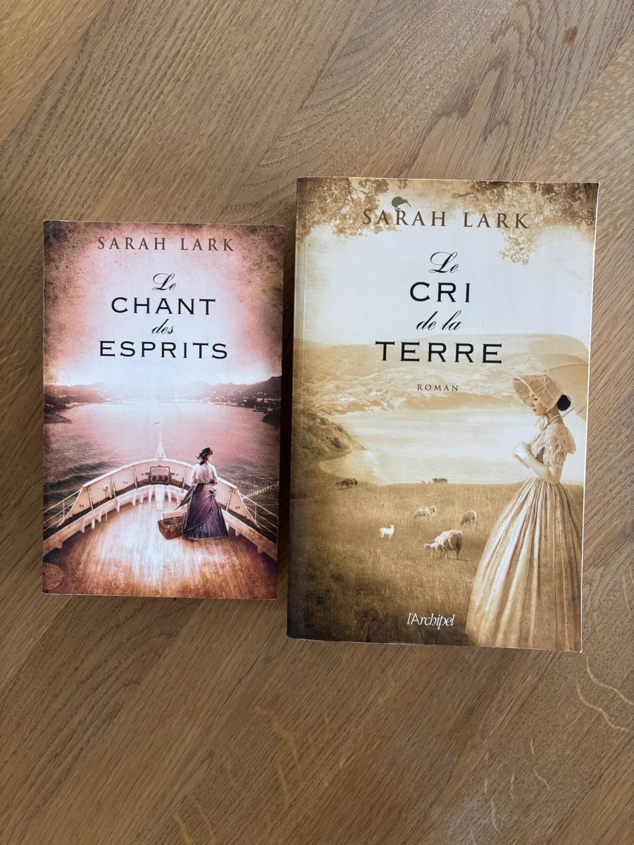 Libri: Livres SARAH LARK  – Nuovo (secondo la descrizione) da Conthey venduto da deb_29ww
