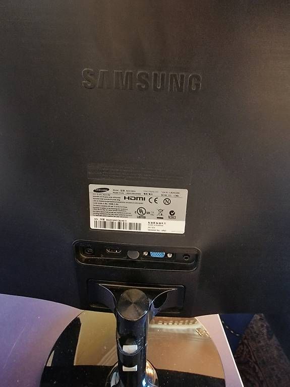 Samsung Monitor: Écran Samsung 24" Full HD  S24C350H – Usato da Lausanne venduto da Arcorry 1
