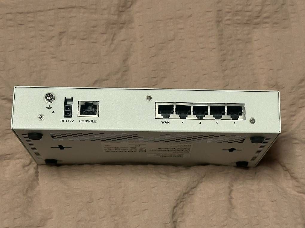 Fortinet Firewall: Fortinet FortiGate 30E Firewall – Usato da Obernau venduto da samuel7sergio 4