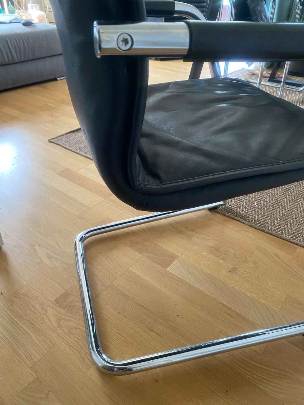 Chaises: Leder Sthul – D'occasion à Dietikon par Tdaf33