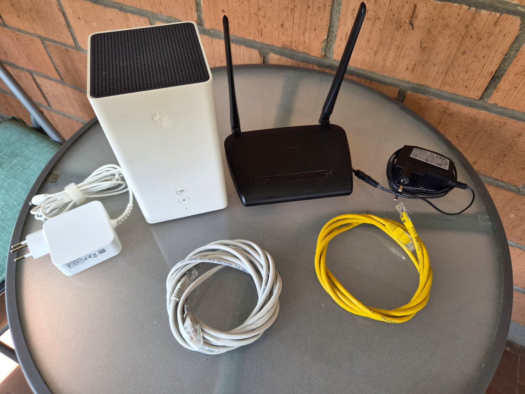 Zyxel Modem & Router: Zyxel NBG6515 AC750 & Swisscom Internet-Box 2 – Usato da Lugano venduto da adam1923