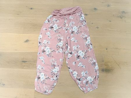 Luftige, bequeme Sommerhose mit Blütenmuster, Gr. L