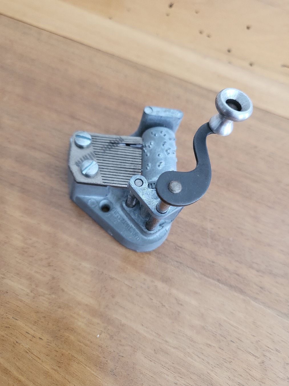 Strumenti musicali: Mini-Leierkasten - Der Kleinste der Welt – Usato da Untersiggenthal venduto da vonberner 2
