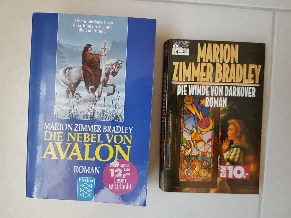 2 Bücher von Marion Zimmer Bradley Kaufen auf Ricardo