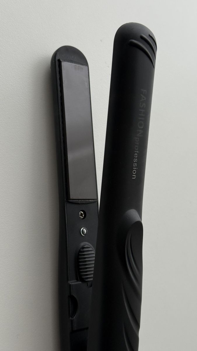 Lockenstäbe & Haarglätter: Kompakter Haarglätter / Glätteisen – Gebraucht aus Zürich von ana_782l 2