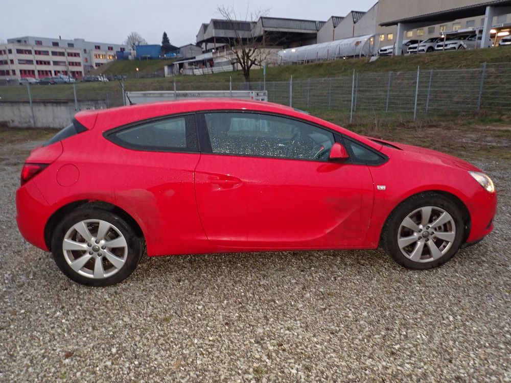 Opel Astra GTC 14NEL 3
