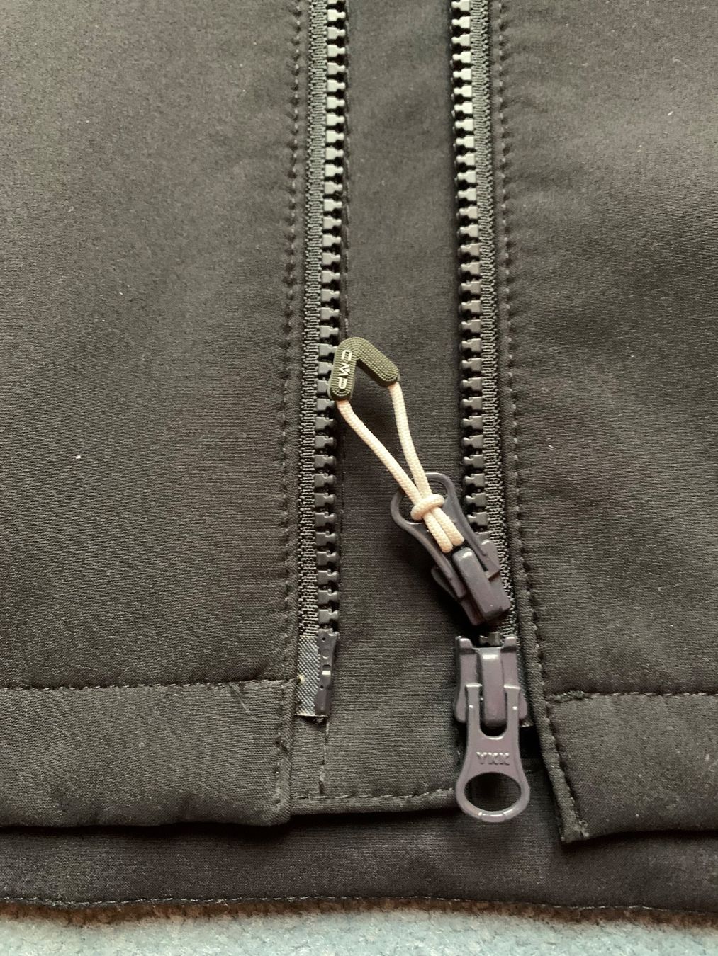 CMP Giacche: CMP Softshelljacke Damen Gr. 42, schwarz mit Kapuze – Usato da Wiesendangen venduto da Babalegi 4
