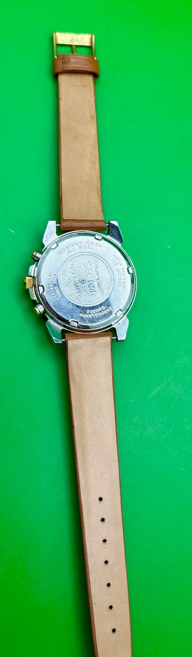 Sector Orologi: VINTAGE-SECTOR ADV 2500 CHRONOGRAPHEN – Usato da Rorschach venduto da ZeitWerk.10 9