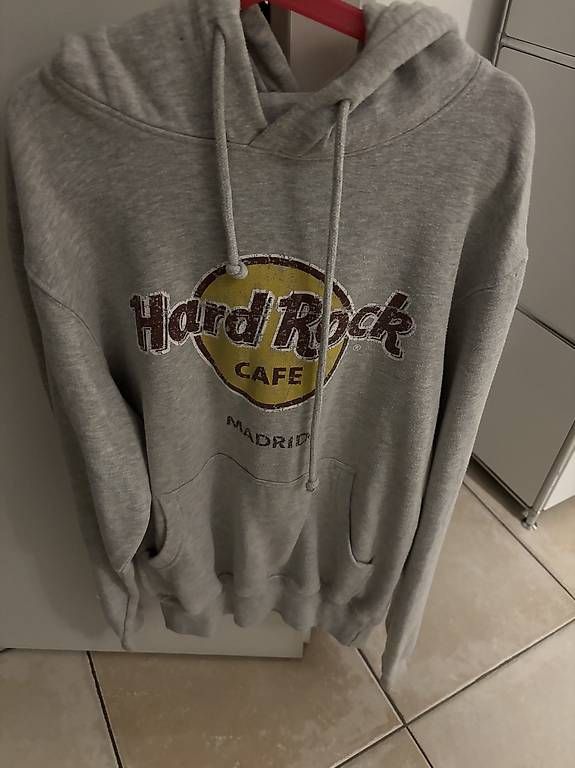 Maglioni & Felpe: Hard Rock Medium  – Usato da Kehrsatz venduto da ale_zpc6