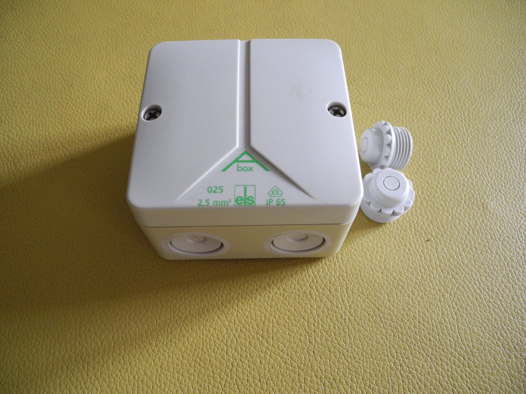 Stromzufuhr: Elektro Abzweigdose – Neu (gemäss Beschreibung) aus Worb von kebe01