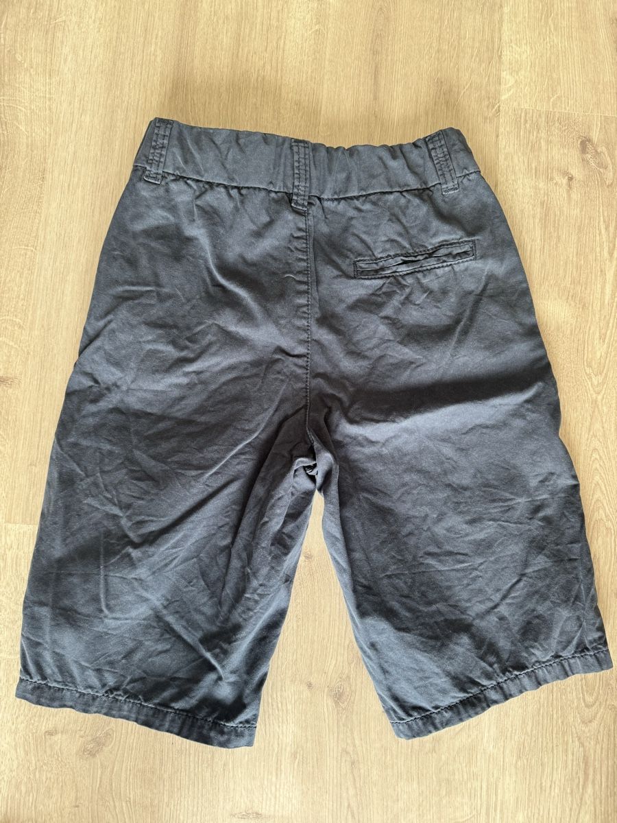 Pantalons: Kinder-Shorts, Grösse 10. – D'occasion à Oftringen par kar_y2tf 1