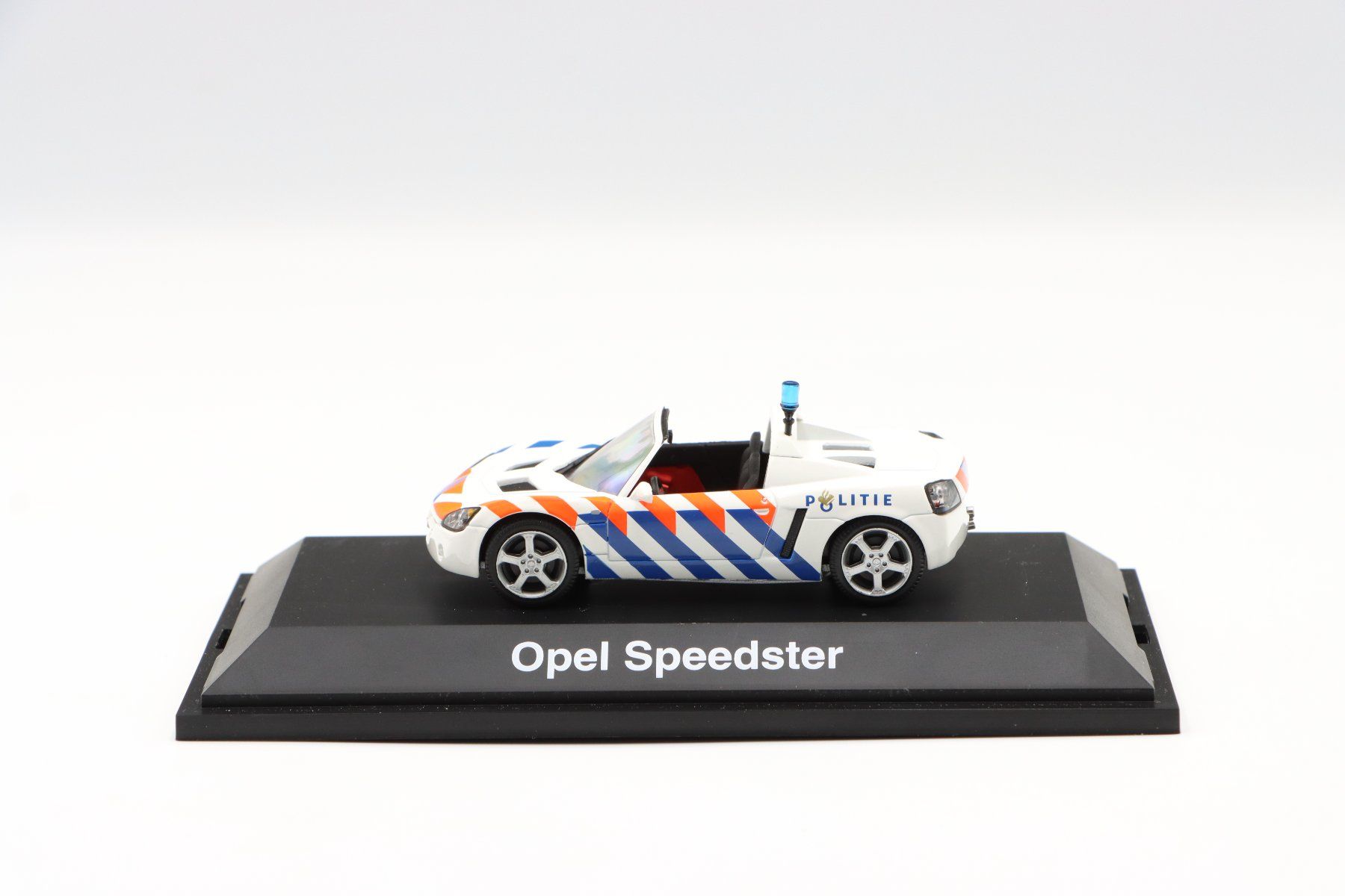 Opel Modellini d'auto: Opel Speedster Polizei 1:43 Schuco – Usato da Bühl b.Aarberg venduto da modelldiecast 4