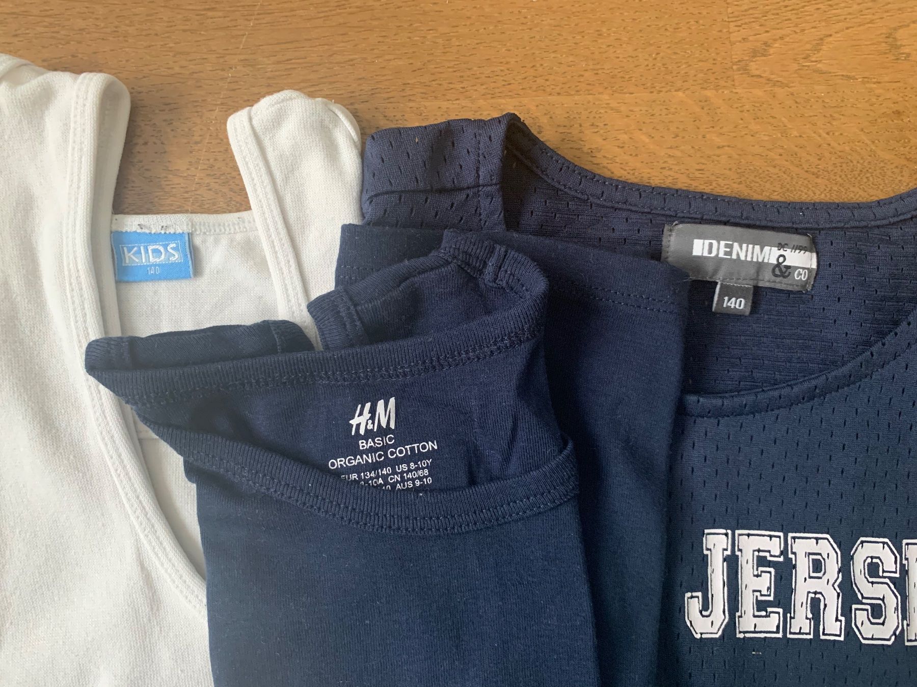 Chemises, T-shirts & Polos: 3 Ärmellose Shirts – D'occasion à Luzern par Boudin03 1