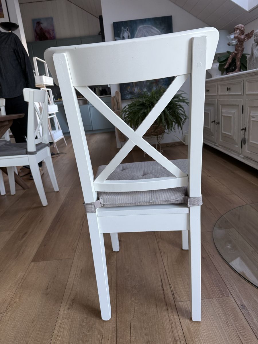 Ikea Chaises: Lot de 8 chaises blanches  – D'occasion à Chernex par npe_m5zk 2