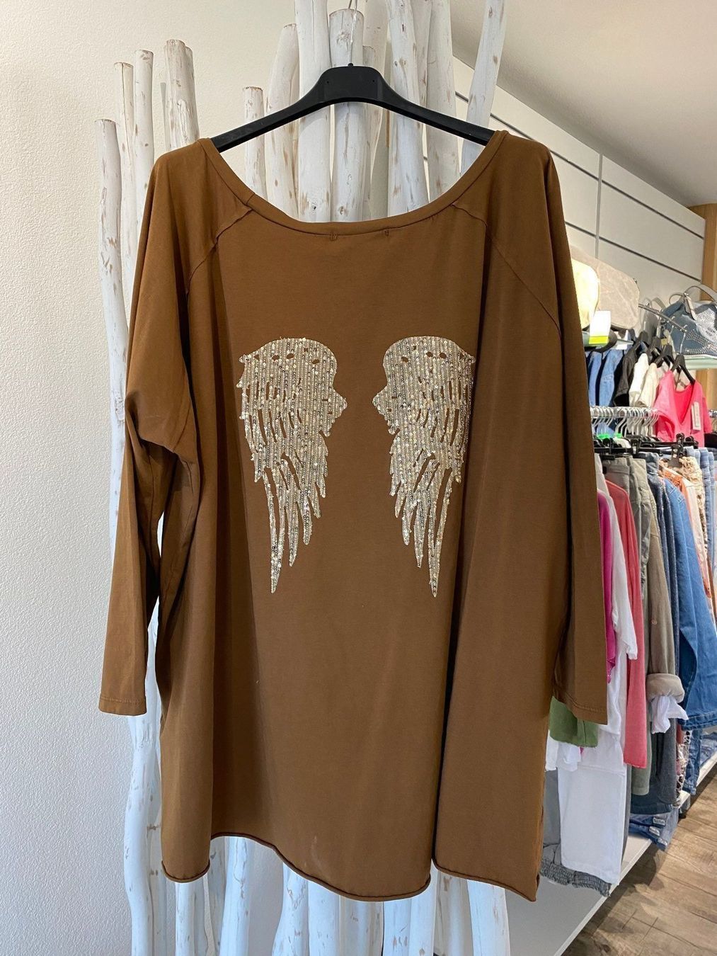 T-shirt: Oversize Shirt Capucine - Grösse 38-46 / Camel – Nuovo e nell'imballaggio originale da Eschenbach SG venduto da Peachick
