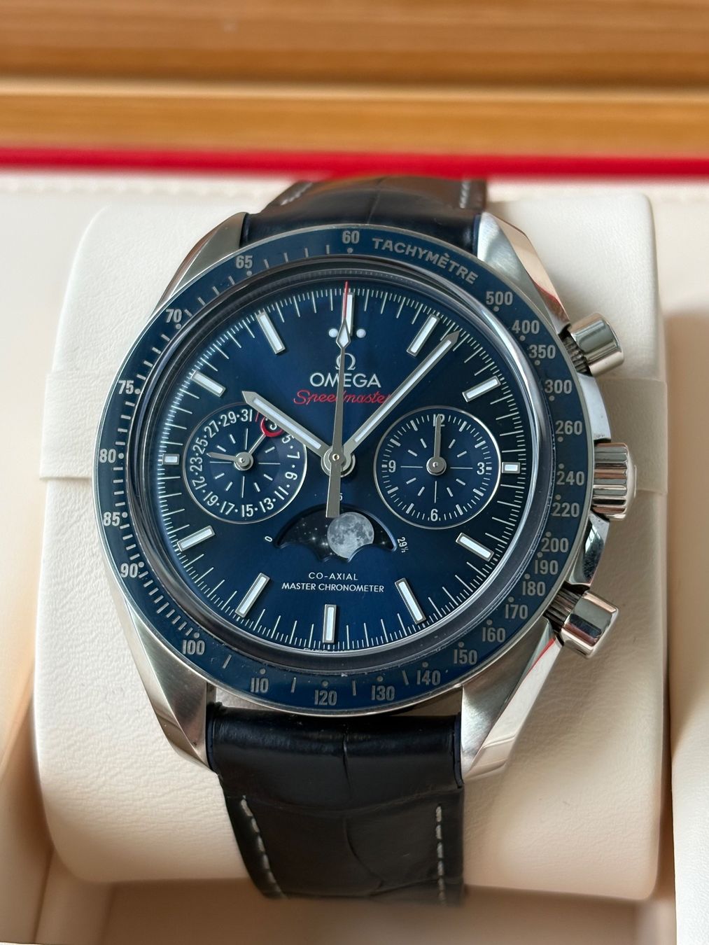 Omega Montres: OMEGA Speedmaster Moonphase Fullset – D'occasion à Birsfelden par Mynos 8