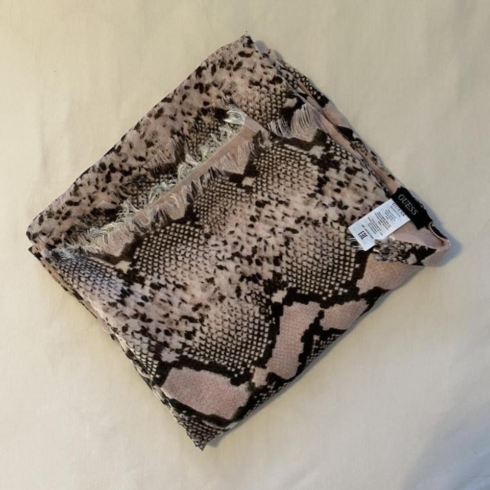 Guess Foulards, Tücher & Schals: Guess Snake Pattern Scarf 🧣 – Gebraucht aus Zug von Lele0102 1