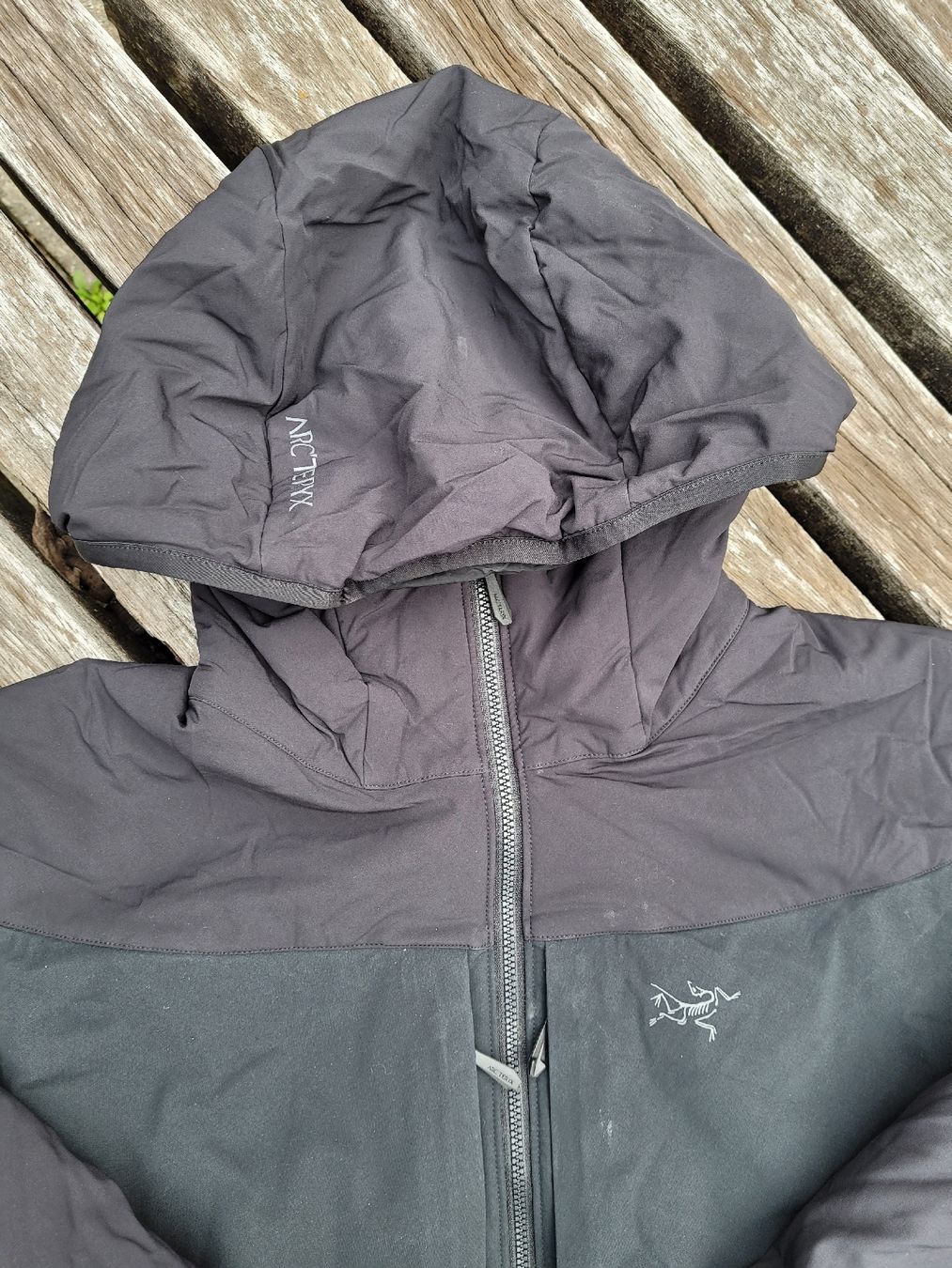 Arcteryx Giacche: Arcteryx Proton Heavyweight Hoodie – Nuovo (secondo la descrizione) da Zürich venduto da Loboso 2