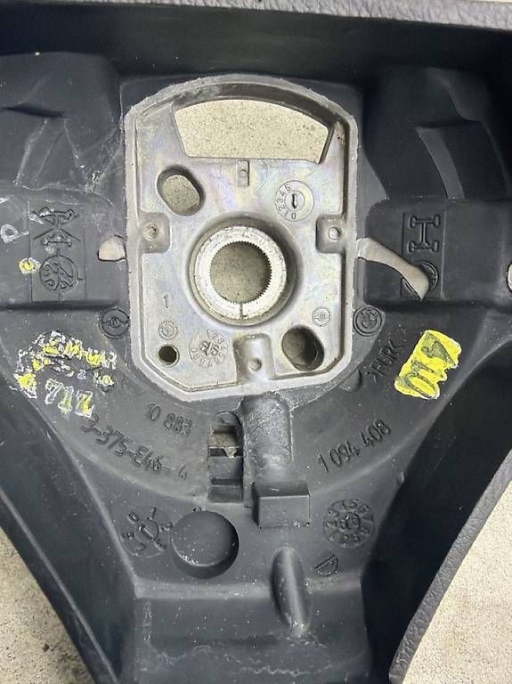 Tutti pezzi di ricambio auto: BMW Lenkrad e46 – Usato da Oberwangen b. Bern venduto da tuning1998 3