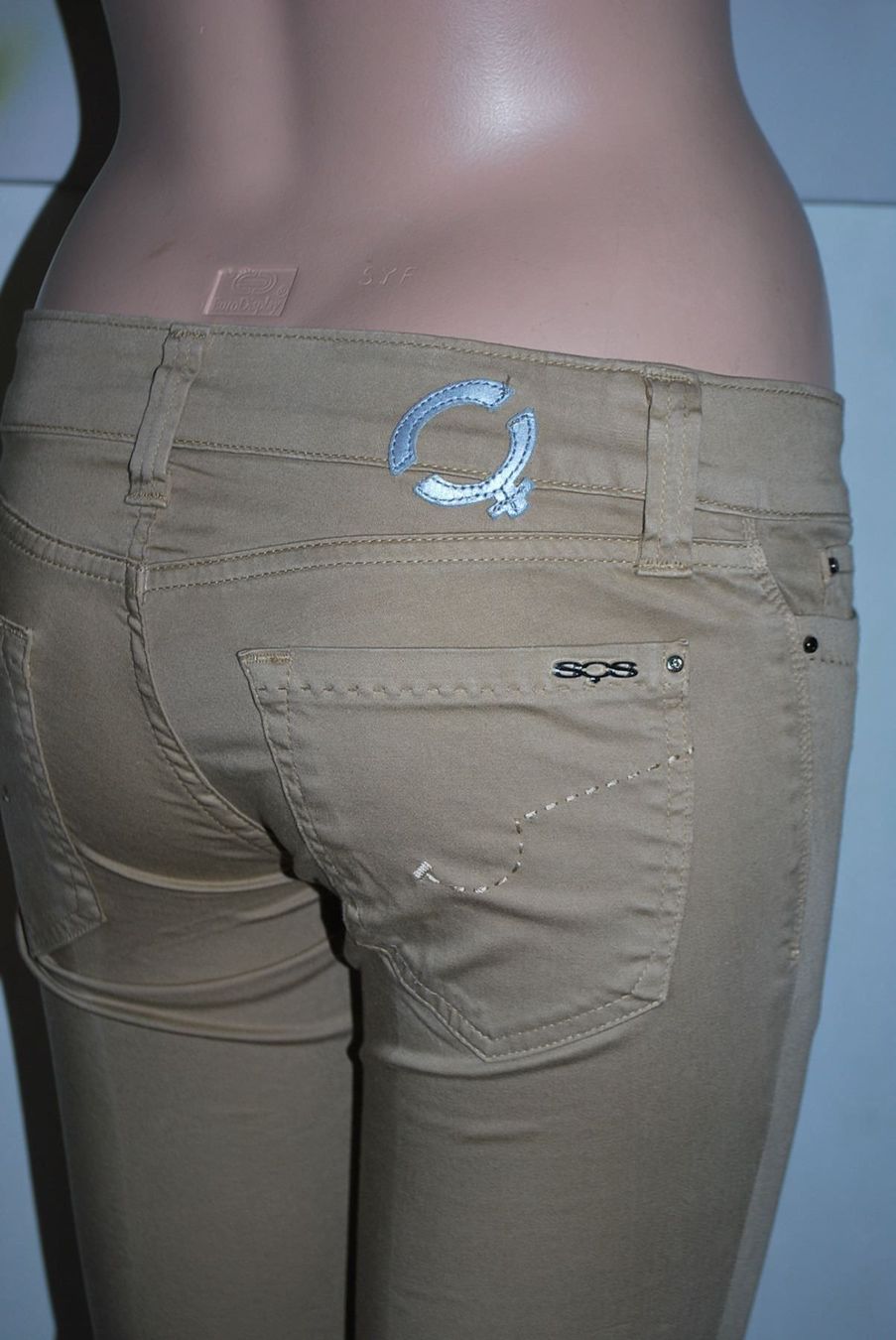 Jeans: Jeans SOS  Taille/Grosse 32 CH NP CHF 210.-- – Usato da Cossonay-ville venduto da Super-Price-Quality