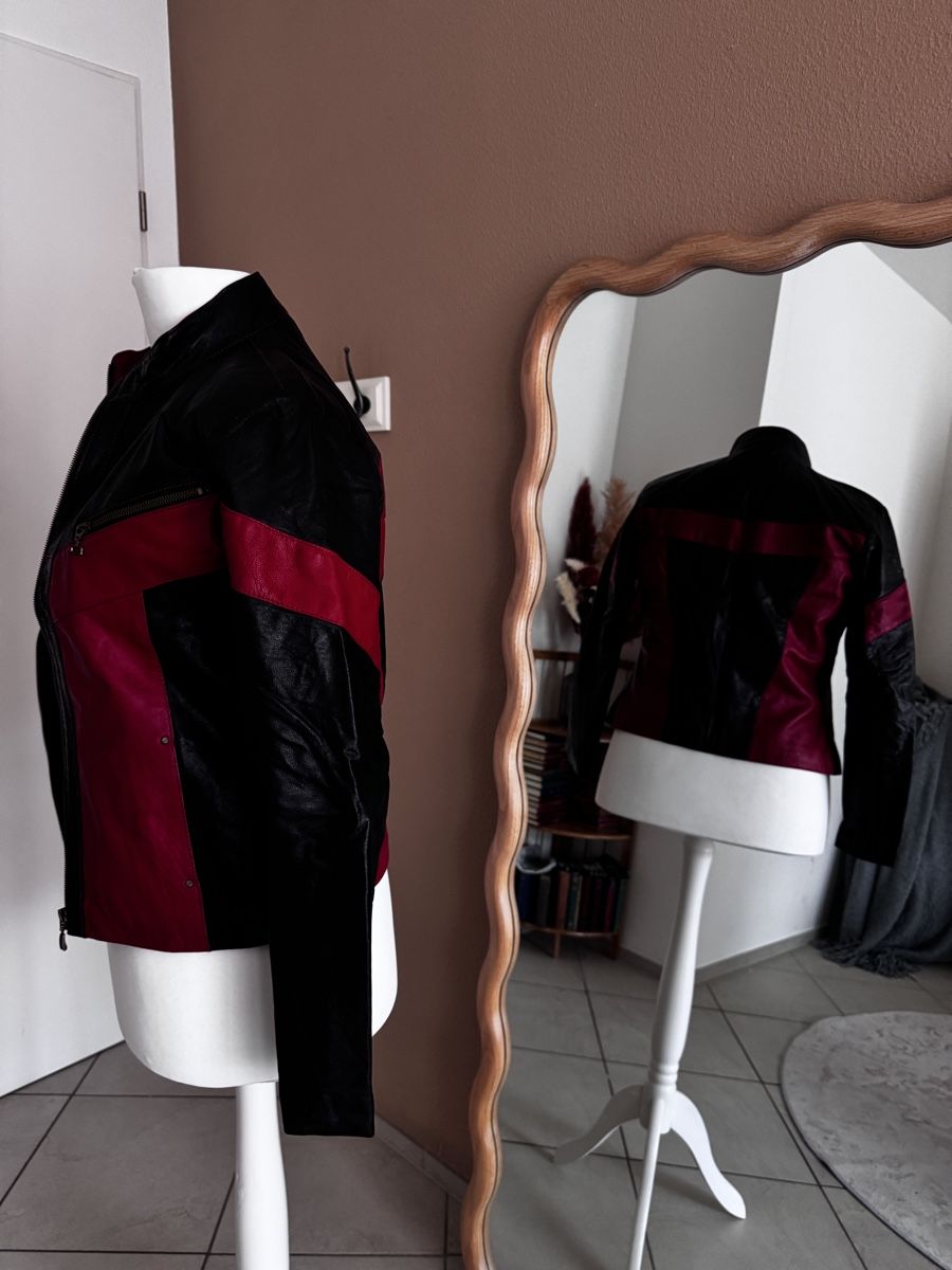 Jacken: Lederjacke schwarz-rot, Grösse S/M – Gebraucht aus Muttenz von einfach-schoen 2