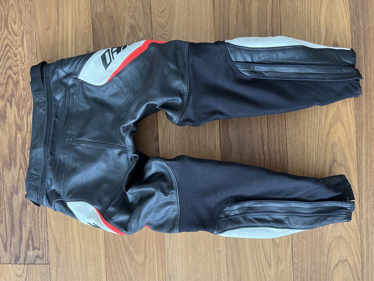 Dainese Completi: Dainese Lederkombi Grösse 52, – Usato da Ebmatingen venduto da mah_w7jj 4