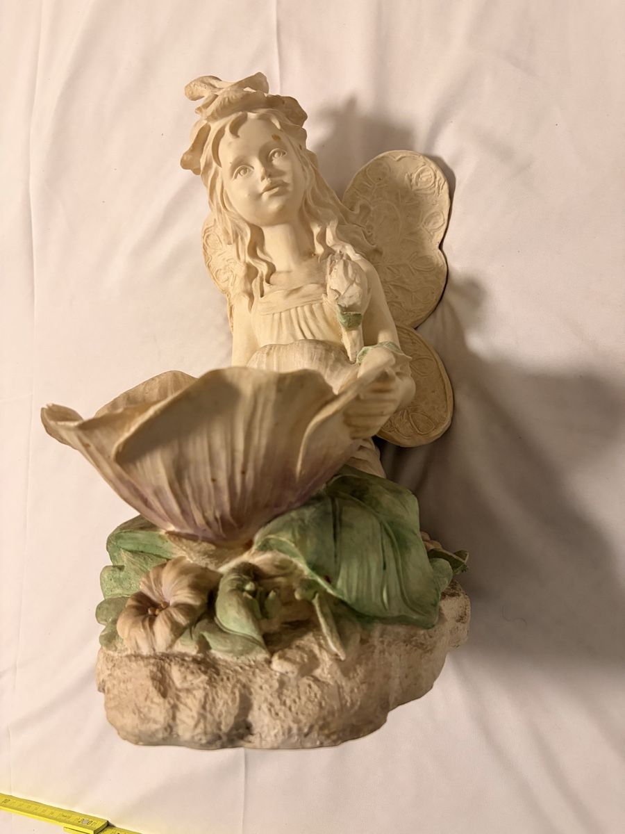 Statuette: Figur Fee mit Schale und Blumen Beige H ca 25cm – Nuovo (secondo la descrizione) da Basel venduto da MinaM2014 1