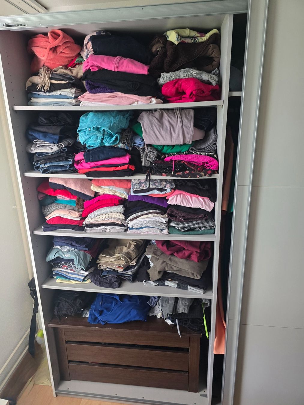 Guardaroba: Grosser weisser Kleiderschrank – Usato da Ebmatingen venduto da gab_cbw9 4