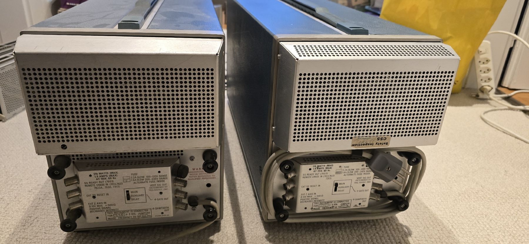 Messen: 4 x Tektronix oscilloscopes – Gebraucht aus Pully von sparky100 5