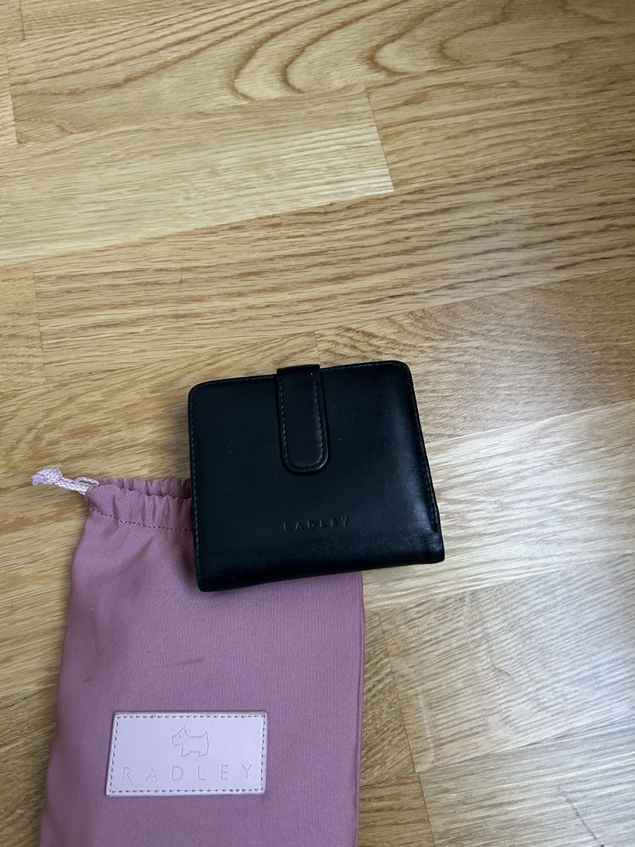 Radley Portamonete: Portafogli in pelle nera Radley – Usato da Basel venduto da mel_5fzy 2