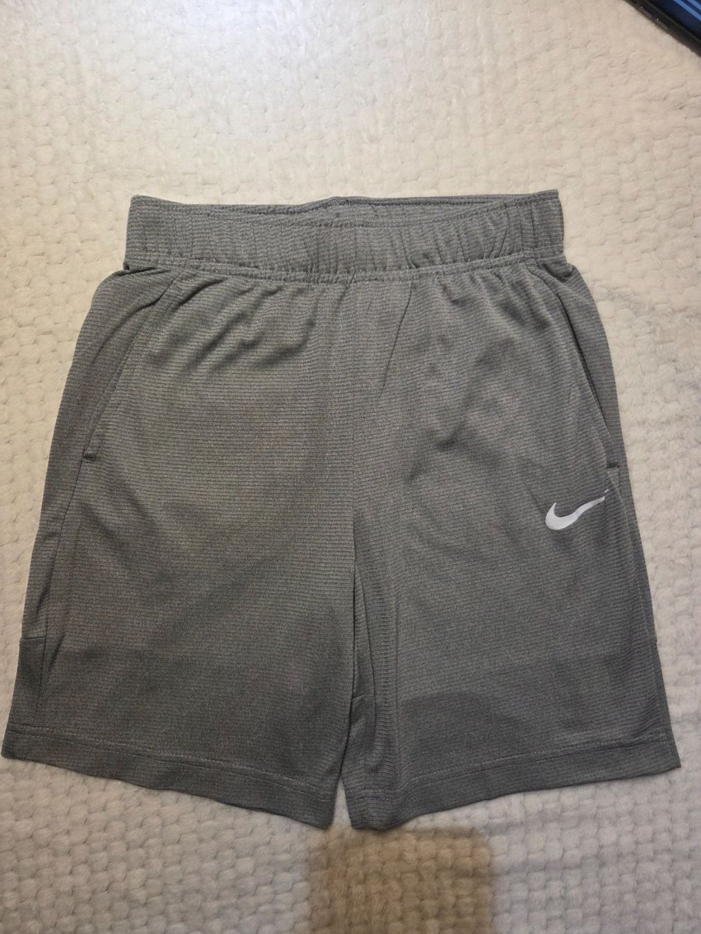 Nike Pantaloni: Pantaloncini Nike – Usato da Breganzona venduto da willi_17