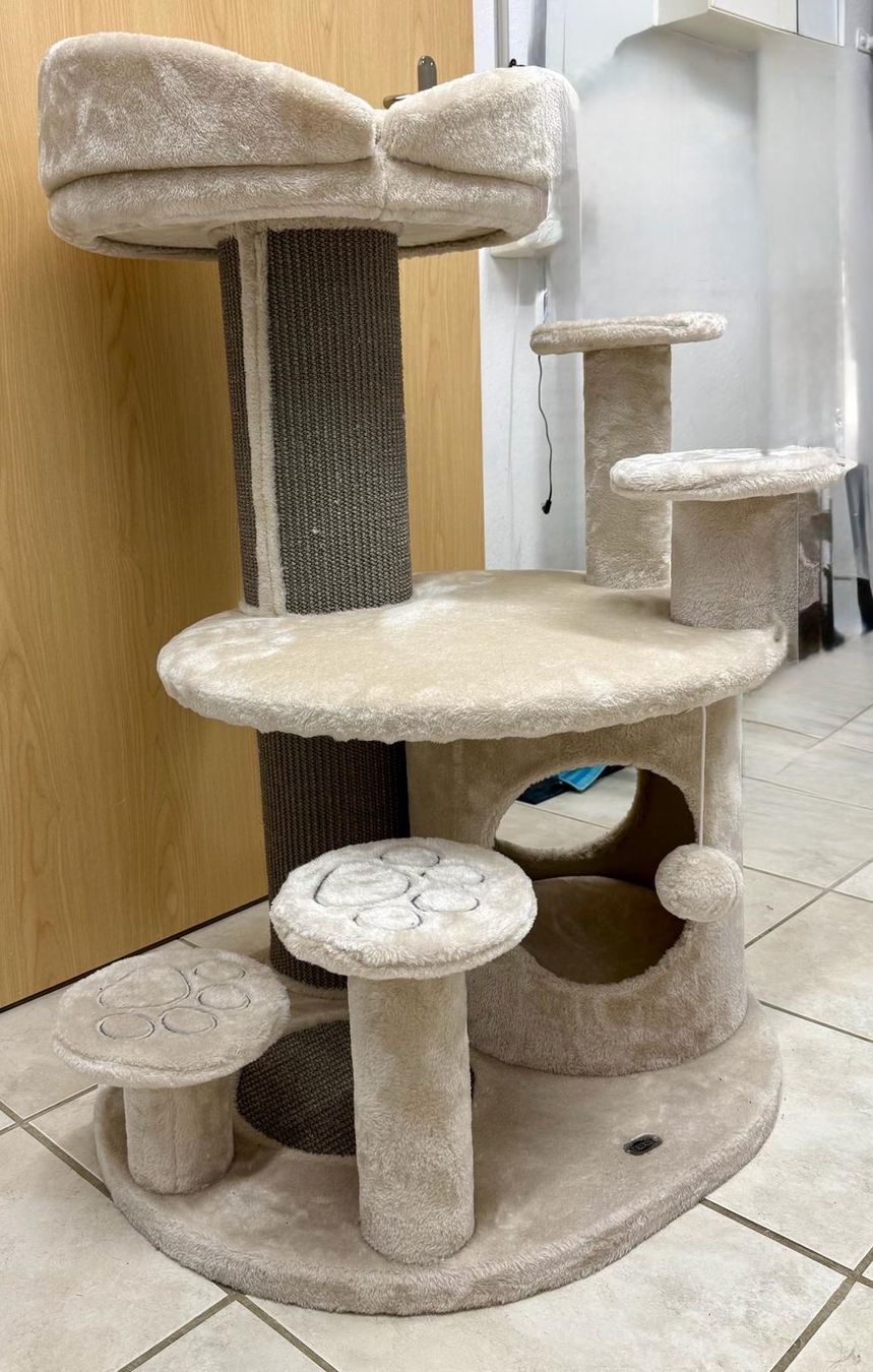 Tiragraffi: Emil Trixie Kratzbaum, Beige, neuwertig – Usato da Mumpf venduto da Seliina96 1