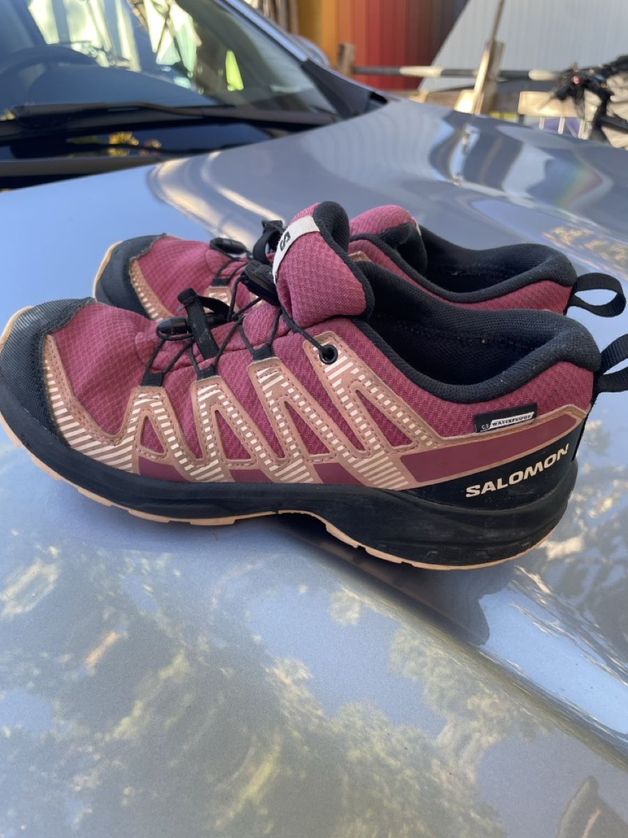 Salomon Chaussures filles: Salomon – D'occasion à Heiligenschwendi par Mike73 2