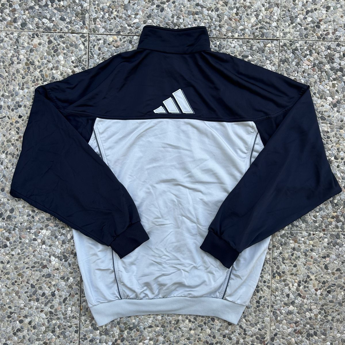 Adidas Jacken: Vintage Adidas Blue/grey track jacket – Gebraucht aus brent von fukusapes 3