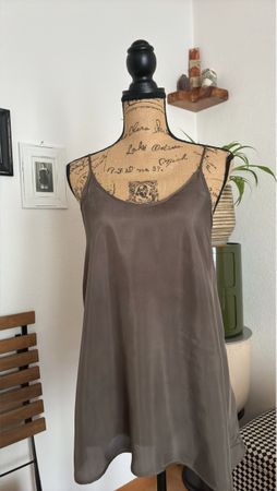 Tank top t. 36 en soie comme neuf