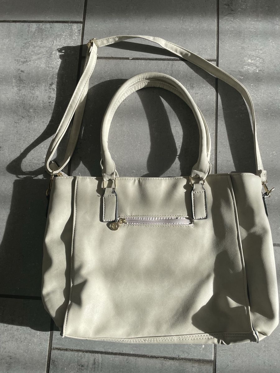 Taschen für Damen: Handtasche – Neu (gemäss Beschreibung) aus Seengen von swossi